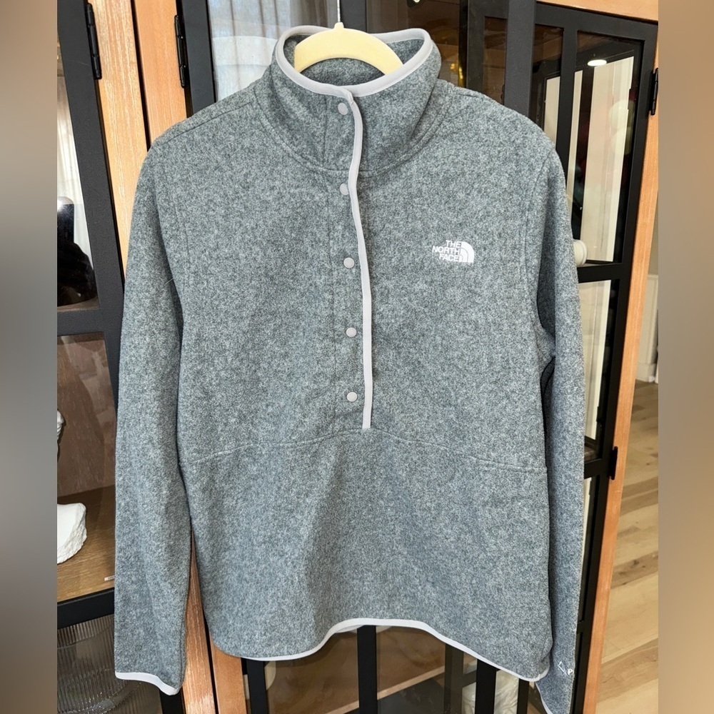 The North Face Women's Alpine Polartec 100 Half-Snap Fleece Pullover Sweatshirt